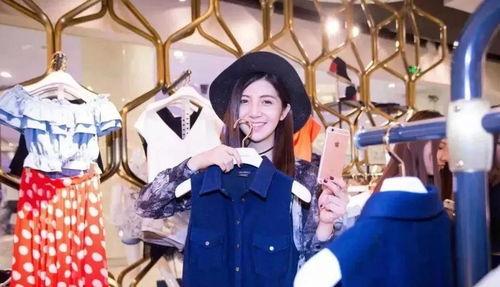 主播吃大树的瓜,现场吃下“神秘大树”，网友热议不已！