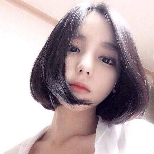 头条红衣短发女图片大全,红衣短发女，展现独特魅力瞬间