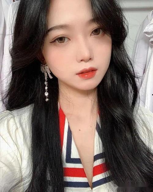 网红王玉萌,从素人逆袭到现象级网红的蜕变之路