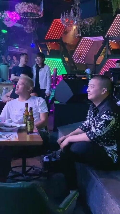 网红各大酒吧巡演,星光熠熠的夜生活盛宴
